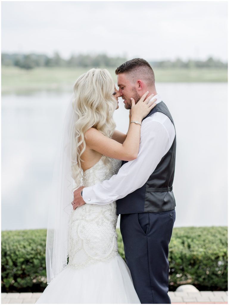bride-and-groom-kiss