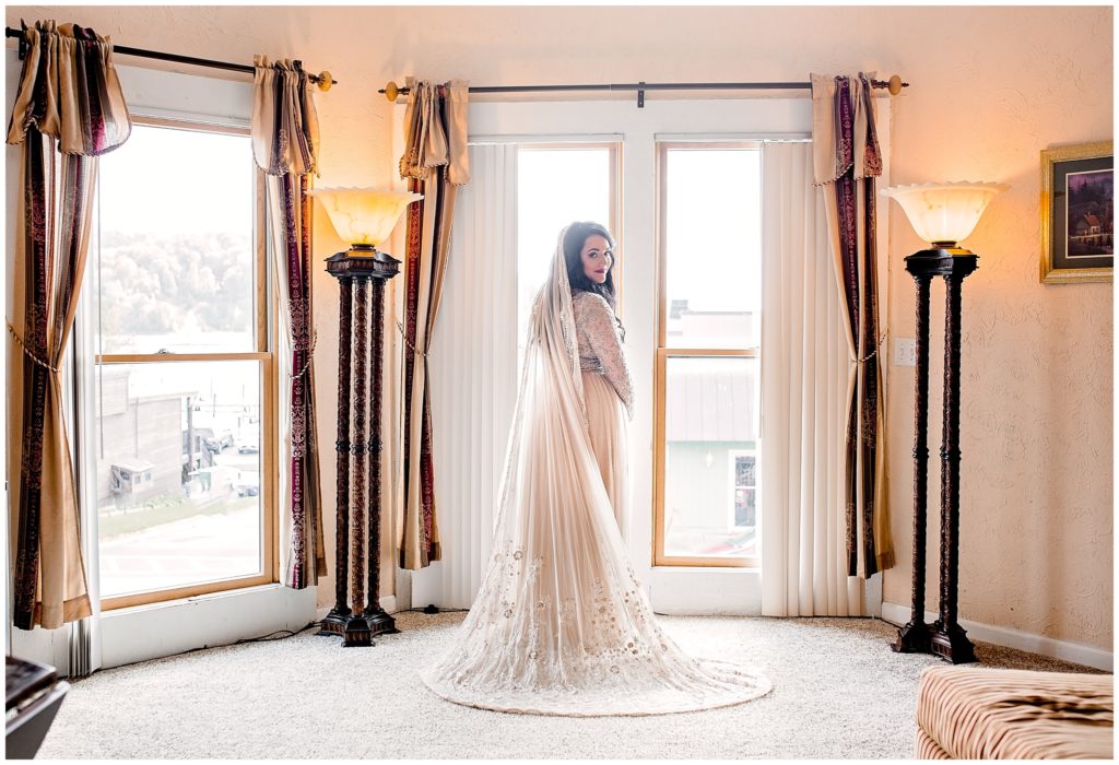 Bridal-portrait-long-veil