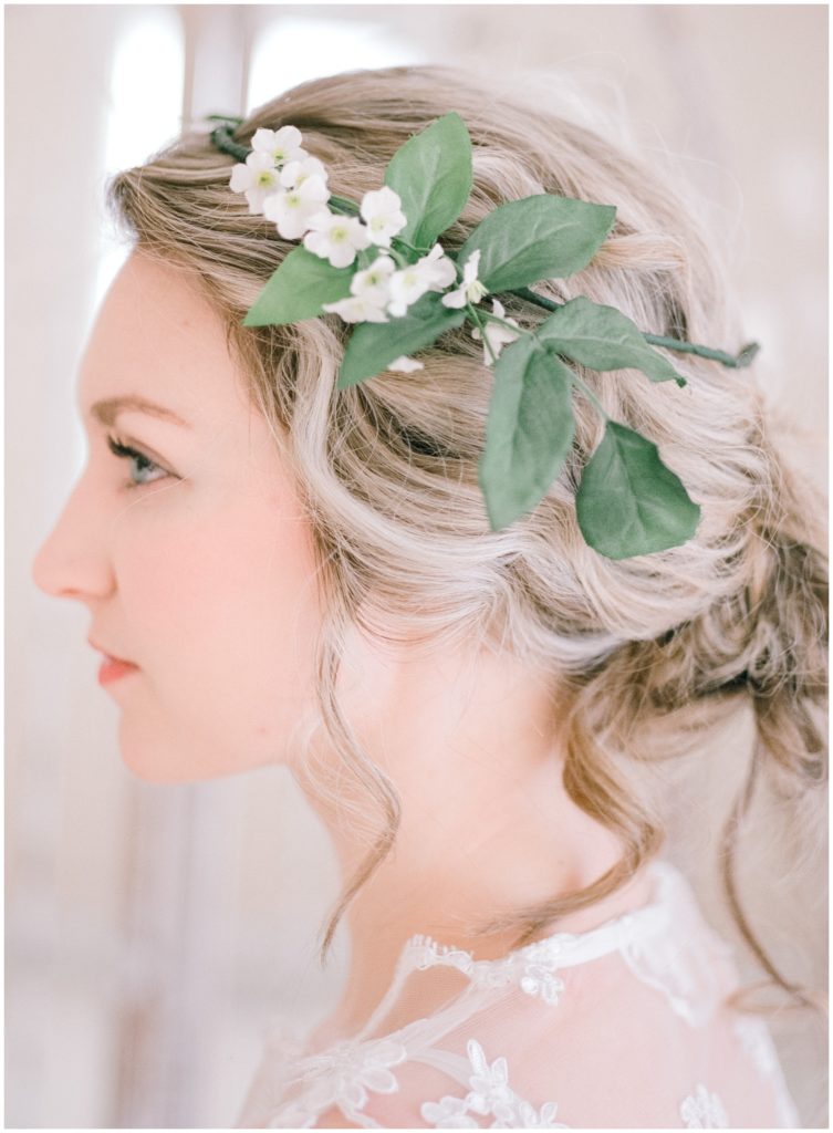 green-flower-crown-wedding-hair-ideas