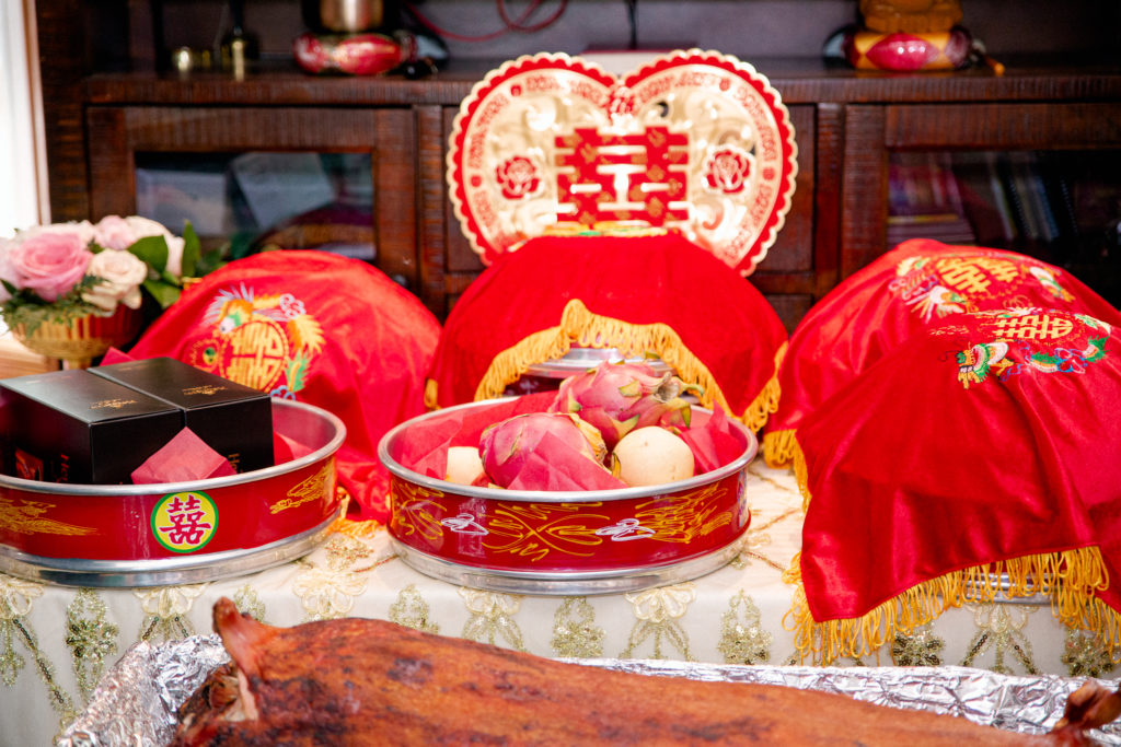 vietnamese-wedding-gifts-red-color