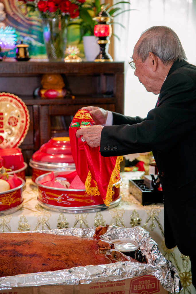 vietnamese-wedding-tea-ceremony-traditions