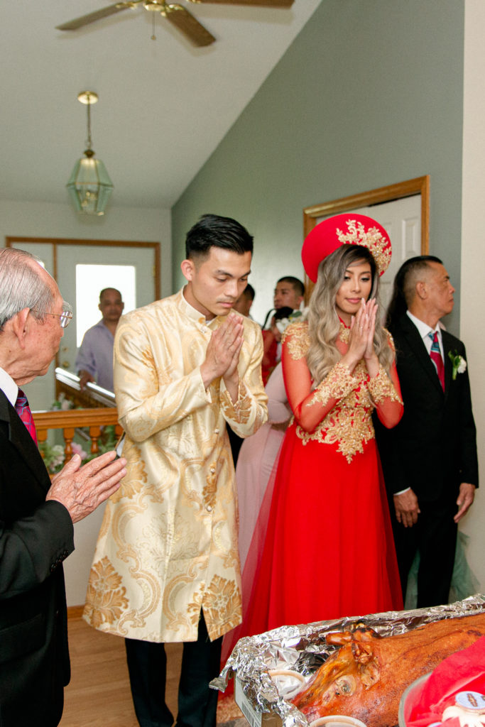 tea-ceremony-vietnamese-wedding