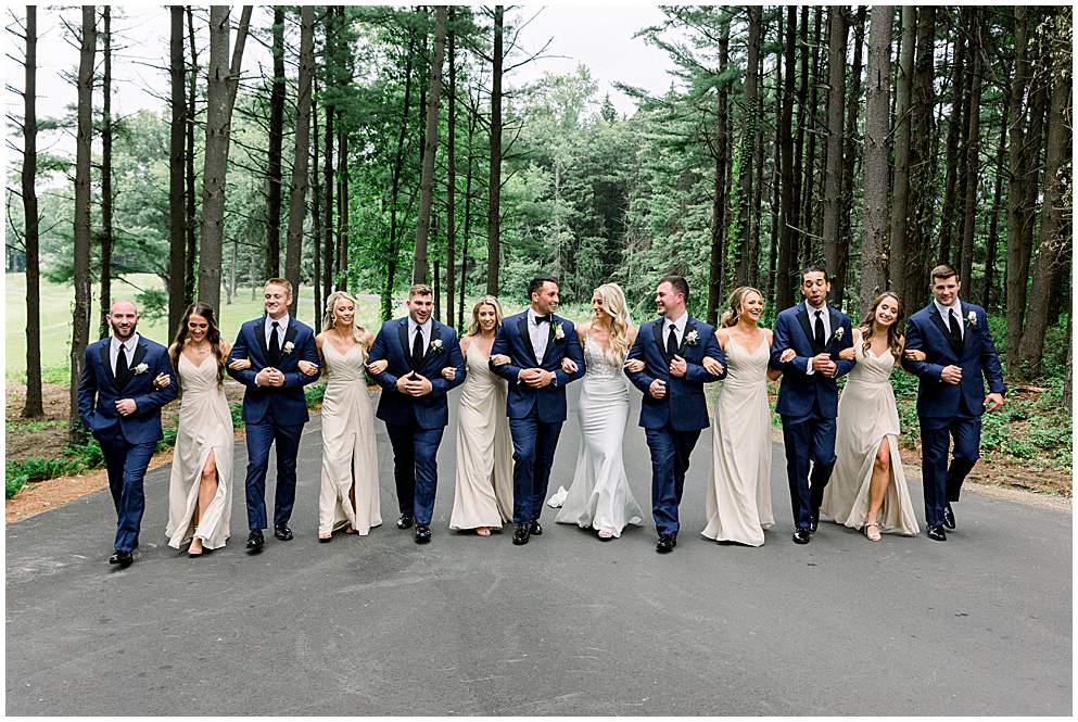 Bridal-party-pictures-Shepherd-Hollow-Golf-Club