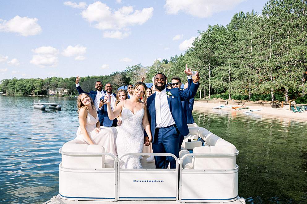 wedding-pictures-on-boat-lake-michigan